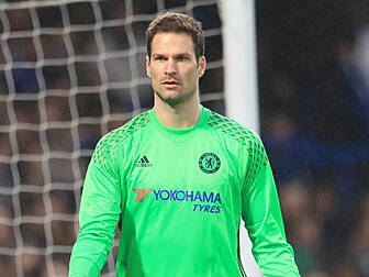 Asmir Begovic swaps Chelsea fo...